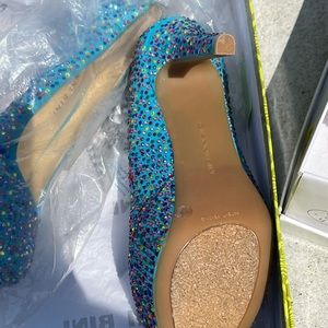 Teal Gianni Bini heels